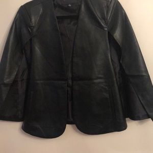 NWOT Jealous Tomato faux black leather cape Size Large